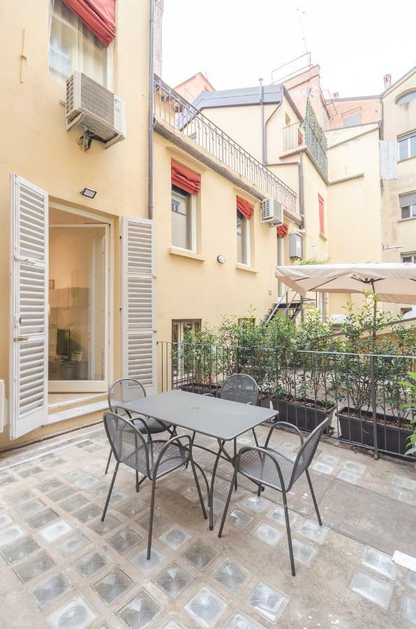 Colonna Home Bologna, Under The Two Towers מראה חיצוני תמונה