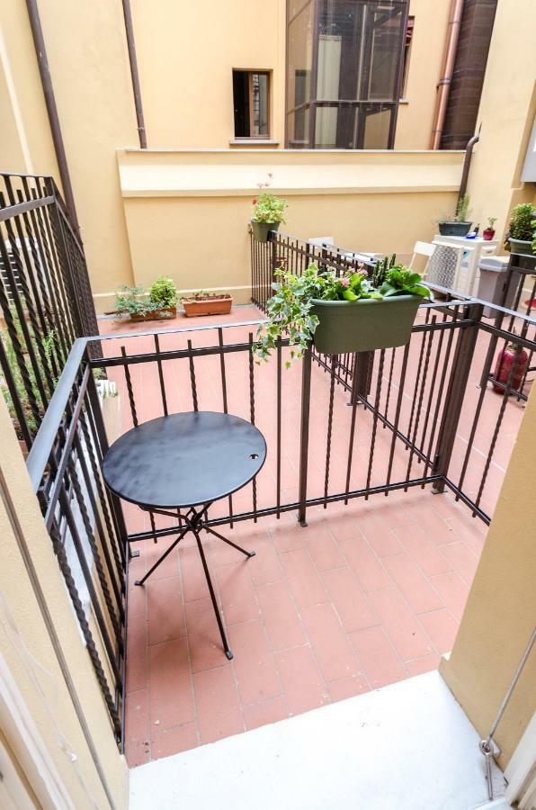 Colonna Home Bologna, Under The Two Towers מראה חיצוני תמונה